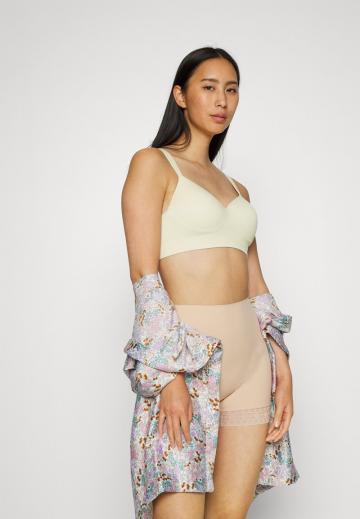 Бюстгальтер на косточках