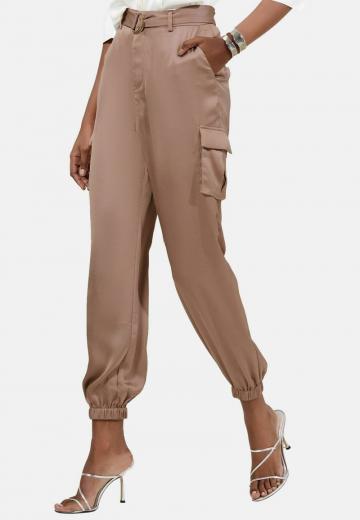 Брюки с накладными карманами