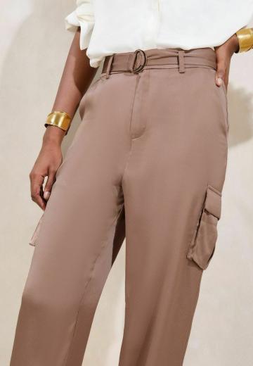 Брюки с накладными карманами