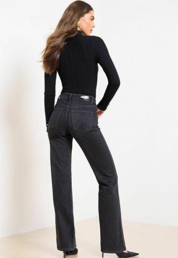 Клешеные джинсы