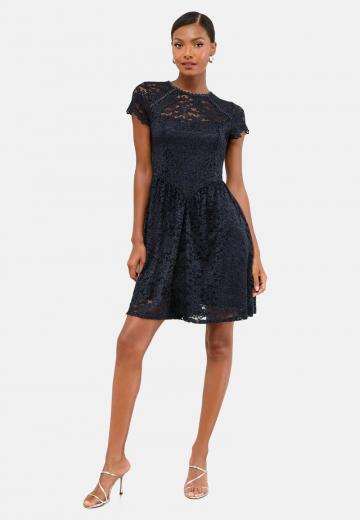 Короткое платье