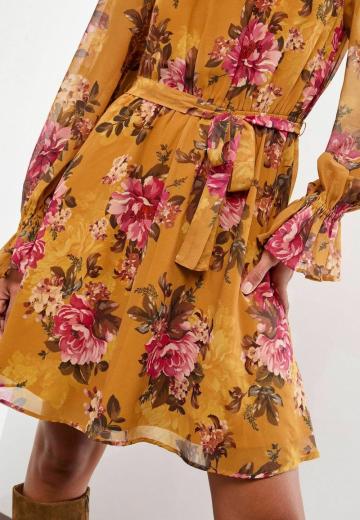 Короткое платье