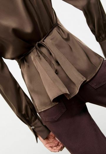 Атласная блузка