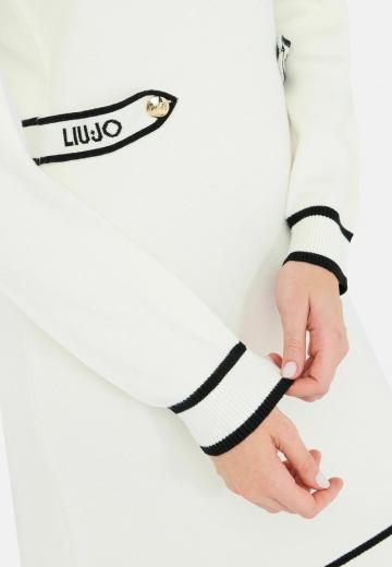 Вязаное платье