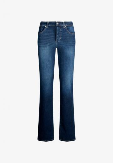 Прямые джинсы