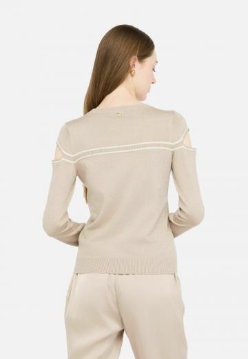 Пуловер в полоску