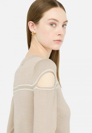 Пуловер в полоску