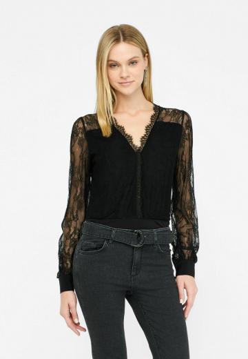 Кружевная блузка