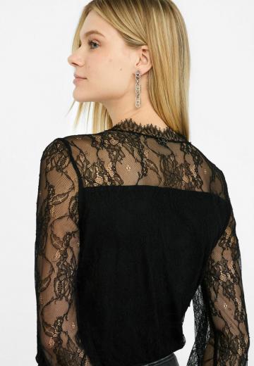 Кружевная блузка