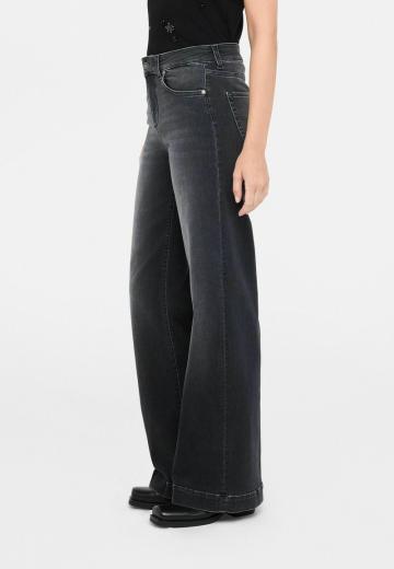 Клешеные джинсы
