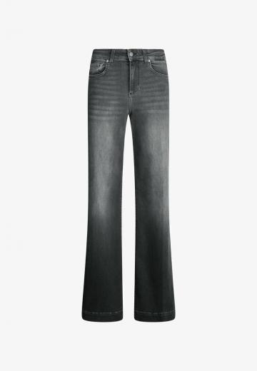 Клешеные джинсы