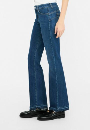 Клешеные брюки