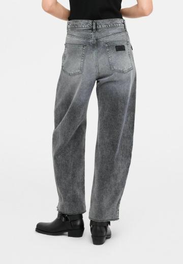 Свободные джинсы
