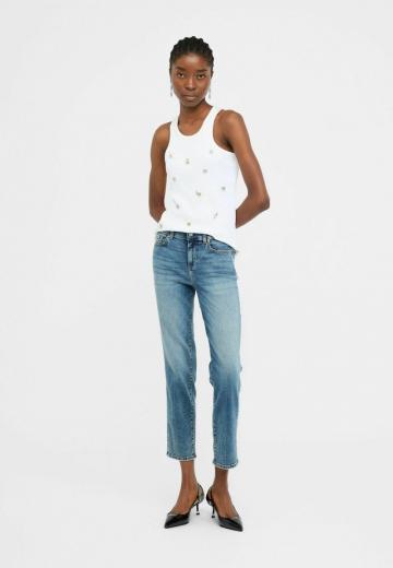 Короткие джинсы