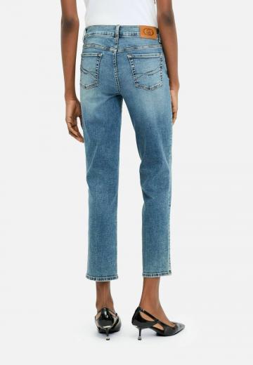 Короткие джинсы