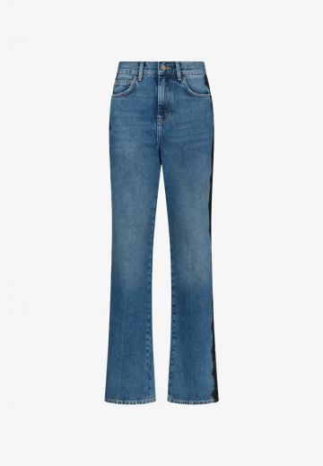 Прямые джинсы