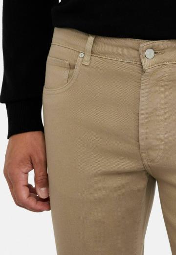 Узкие джинсы