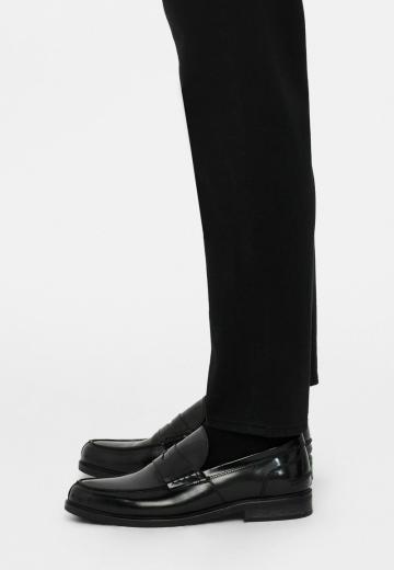 Узкие джинсы