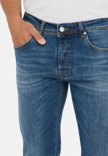 Узкие джинсы