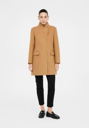 Короткое пальто