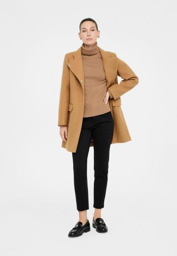 Короткое пальто