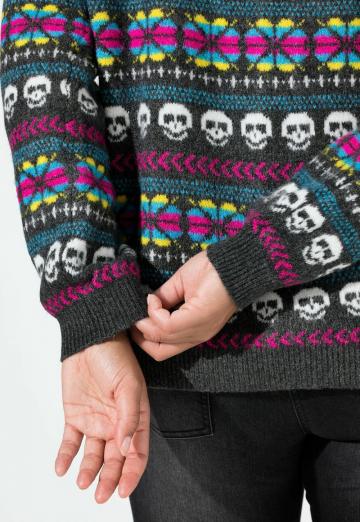 Жаккардовая вязаная кофта