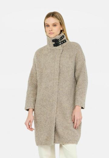 Короткое пальто