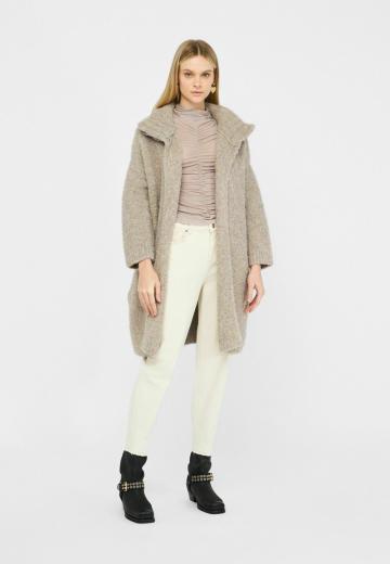 Короткое пальто