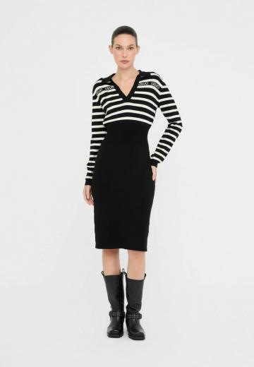 Вязаное платье