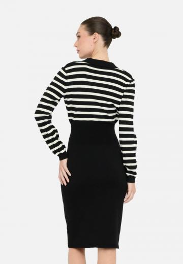 Вязаное платье