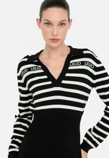 Вязаное платье