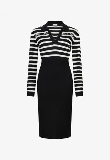 Вязаное платье