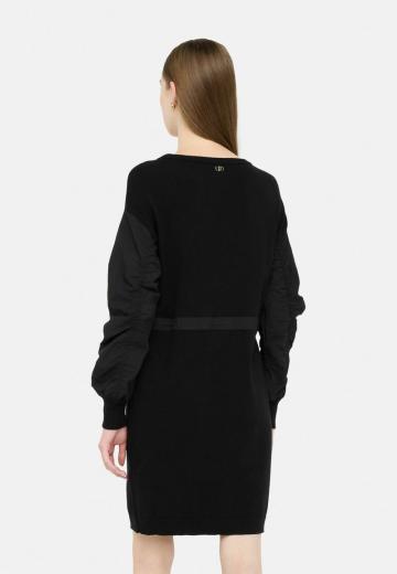 Вязаное платье