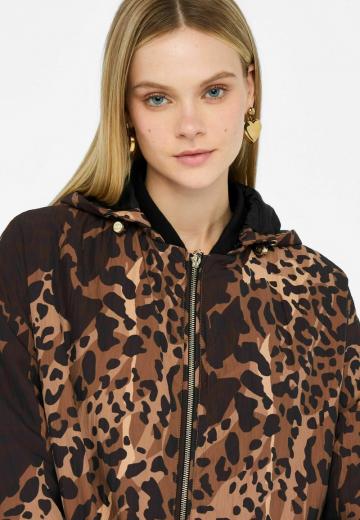 Короткое пальто