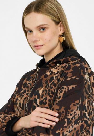 Короткое пальто