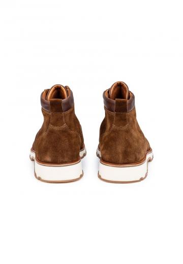 Ботинки на шнуровке