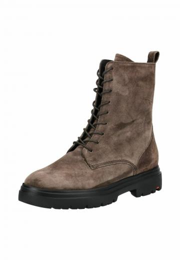 Ботинки на шнуровке