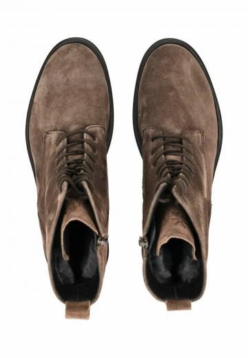 Ботинки на шнуровке