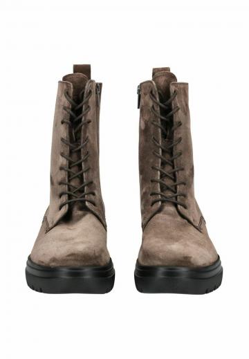 Ботинки на шнуровке