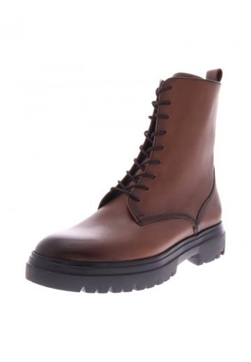 Ботинки на шнуровке