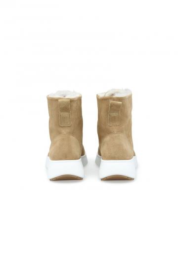 Сапожки на танкетке