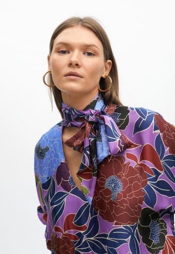 Атласная блузка