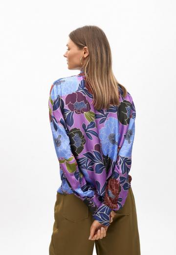 Атласная блузка