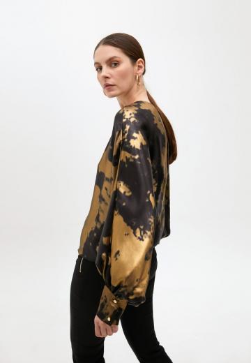 Атласная блузка
