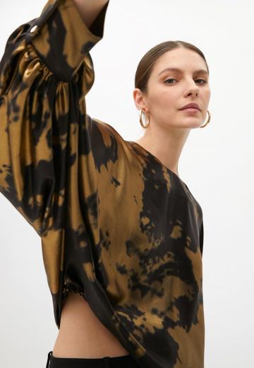 Атласная блузка