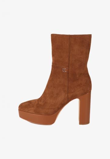 Полусапожки на высоком каблуке