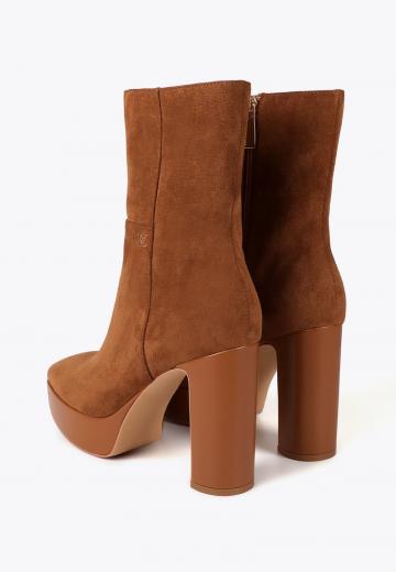 Полусапожки на высоком каблуке