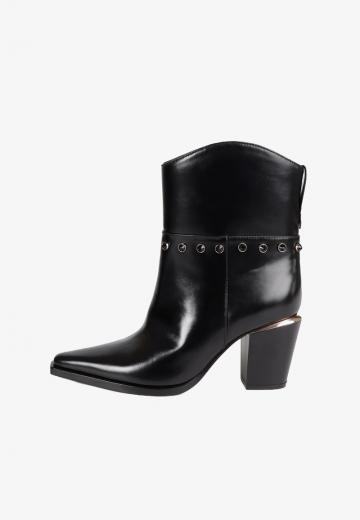 Полусапожки на высоком каблуке