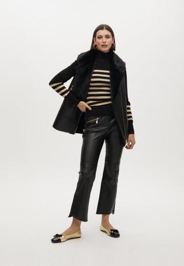 Пуловер с вырезом V