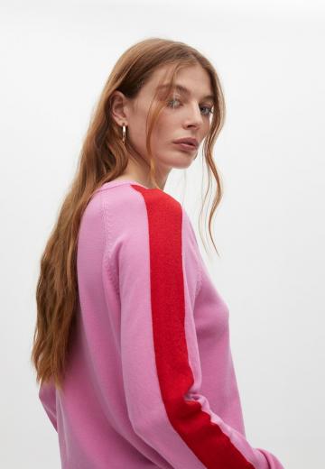 Пуловер с вырезом V